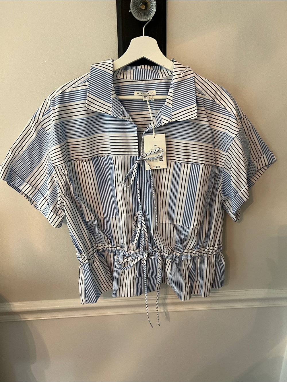 Free Assembly Women's Blue & White Striped Tie-Waist Shirt